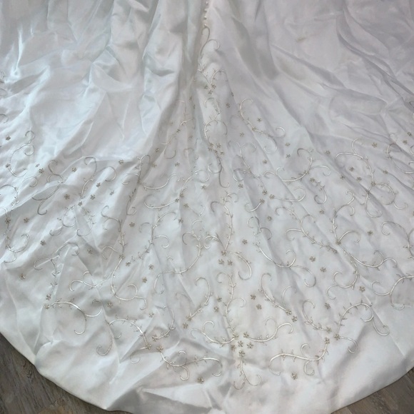 🚫SOLD🚫Ivory sz 12 stunning wedding gown - Picture 9 of 16